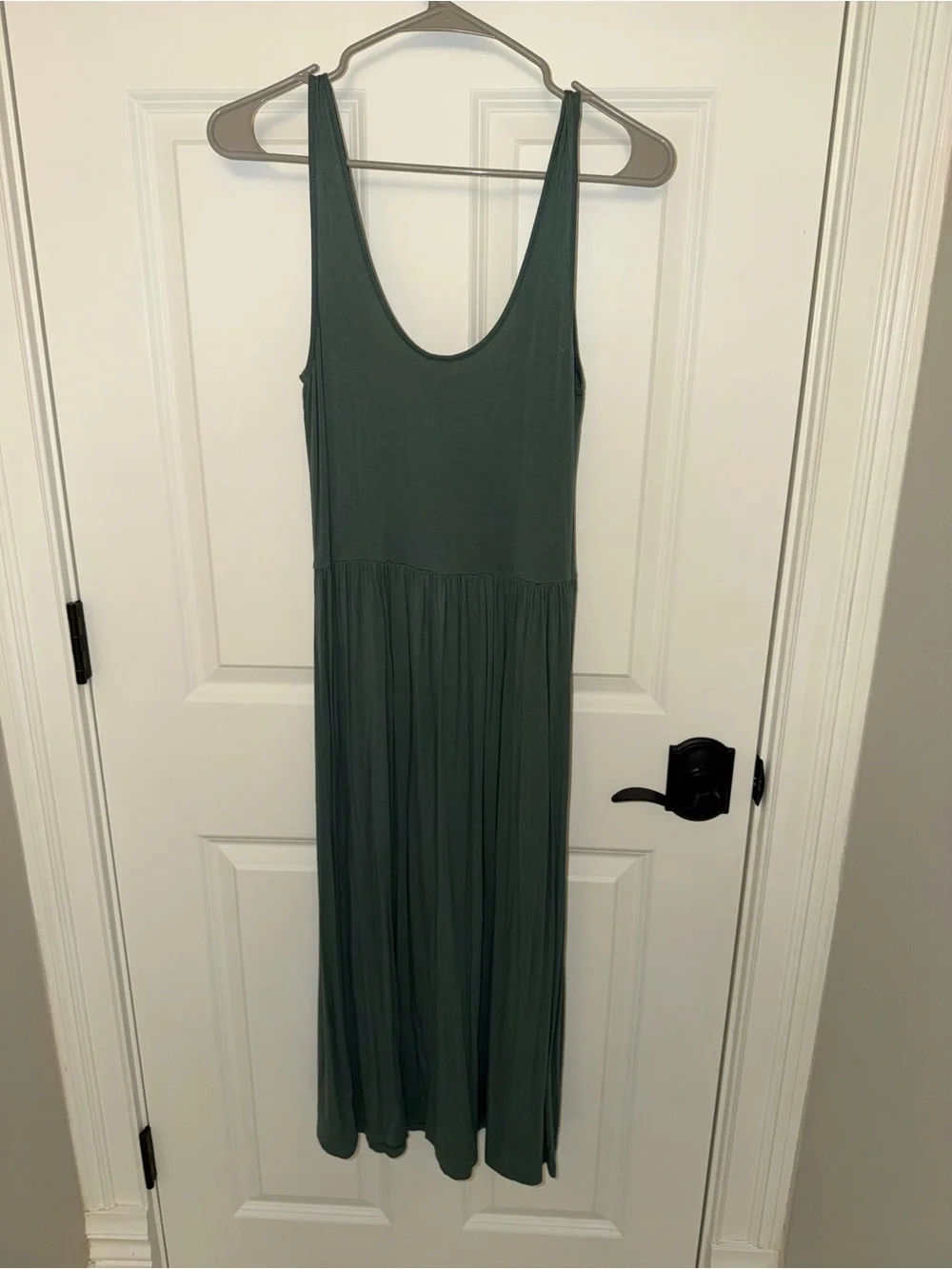 Forest Green Scoop Neck Midi Dress